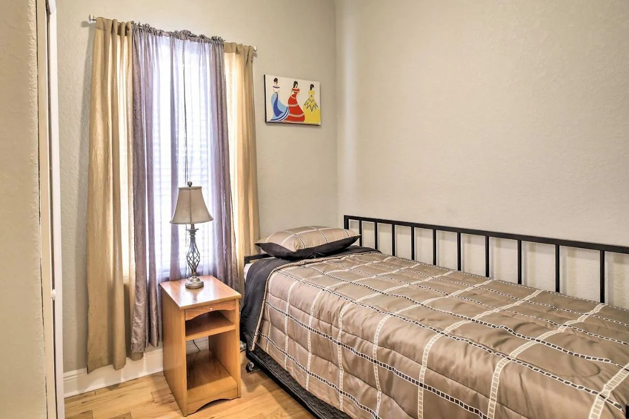 Updated Ybor City House With Fenced Yard Tampa