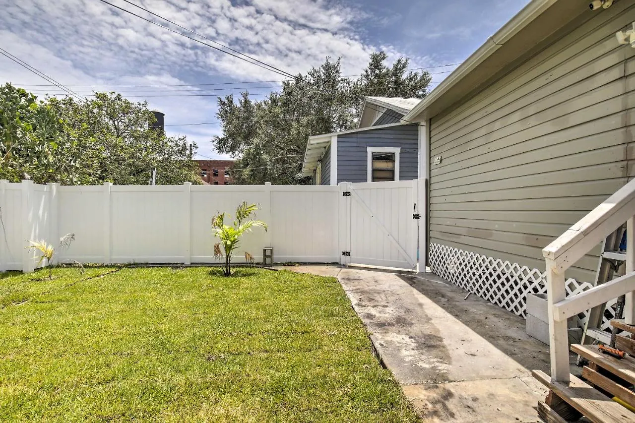 Holiday home Updated Ybor City House With Fenced Yard Tampa